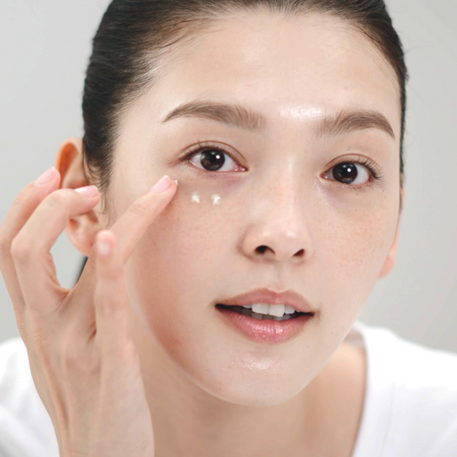 SK-II SKINPOWER Eye Cream is brightening cream for a glowing, youthful look