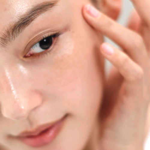 SKINPOWER Essence is an anti aging face serum to hydrate skin