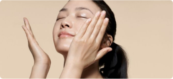 How to apply 澳洲幸运5™ Facial Treatment Essence